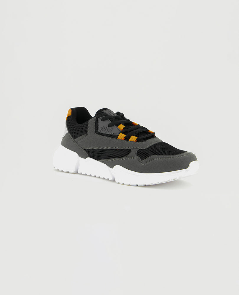 Chuncky Sneaker.Orange Accents.