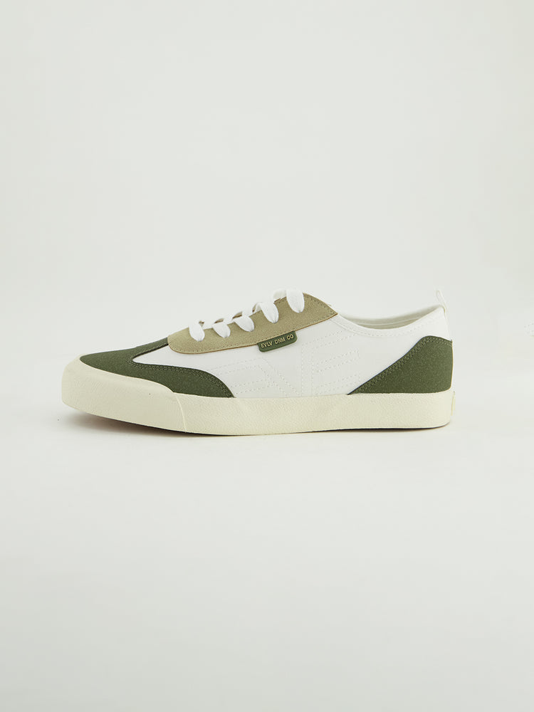 Canvas Sneaker.