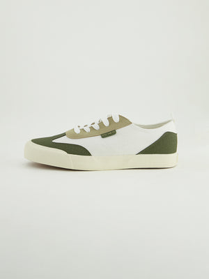 Canvas Sneaker.